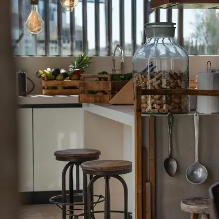 Pink House Santa Cruz * A dos Cunhados